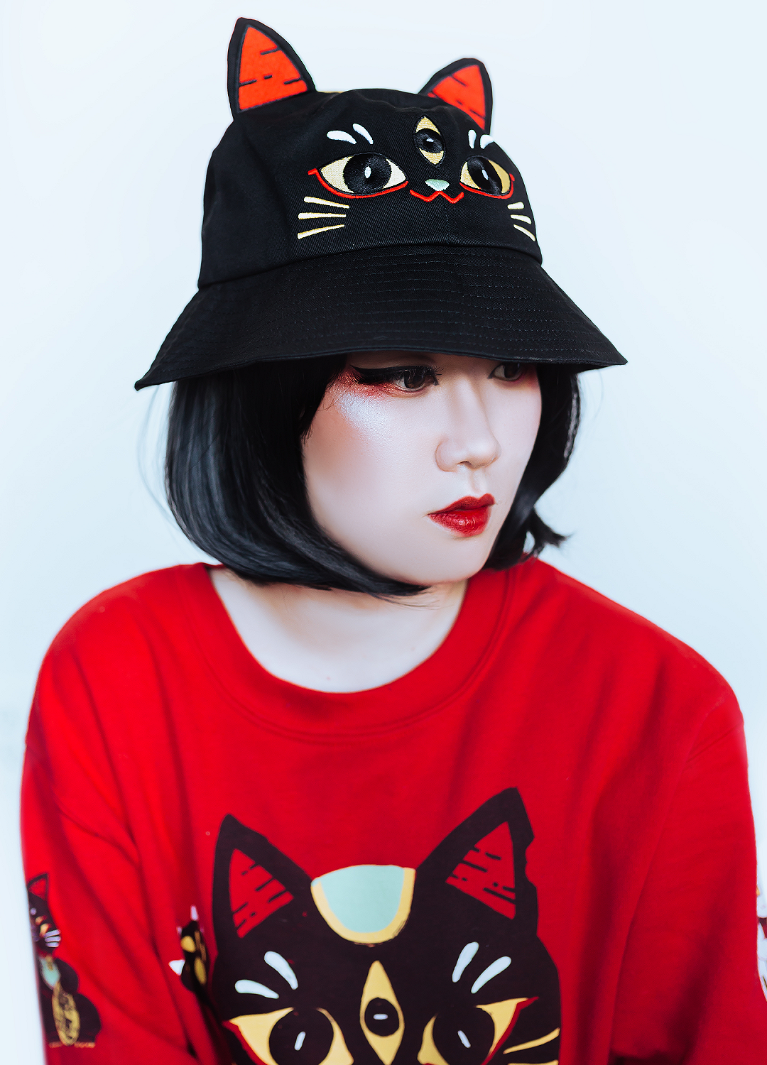 Bucket Hat: LUCKY CAT